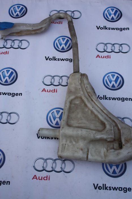 Бачок омывателя Audi A6 C5\ A4 B6 \ Q7 \ A3\ VW Touareg