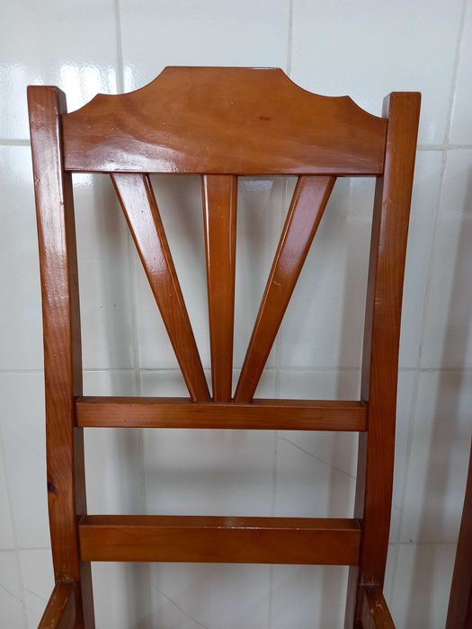 Cadeiras robustas (duas)
