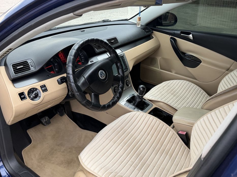 Volkswagen Passat [ Comfortline ]