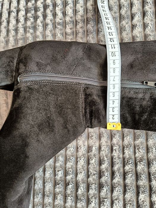 Жіночі замшеві чоботи, високі. 38-й розмір