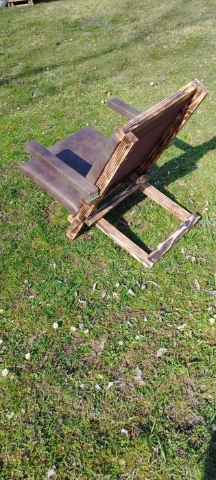 Розкладні крісла та стіл