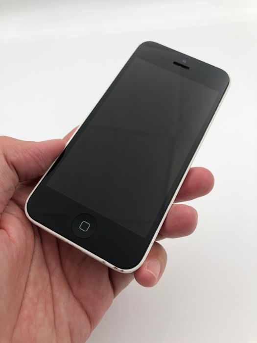 iPhone 5c White + Apple Case64752032763267122