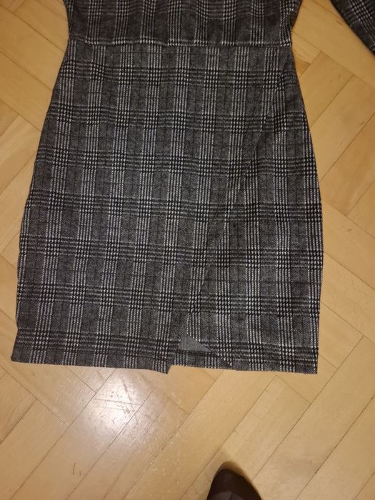 Sukienka ołówkowa S Reserved