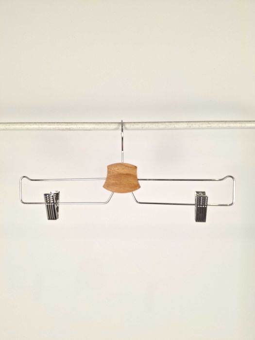 Lote 60 cabides para saias, calças