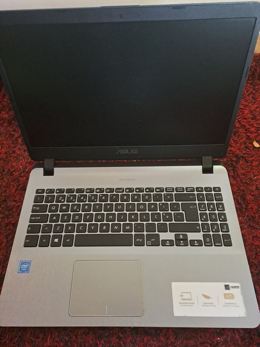 Computador marca asus