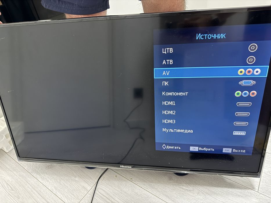 Телевізор Hisense 40" (100 см) + Т2-тюнер у подарунок (повний комплект з коробкою)