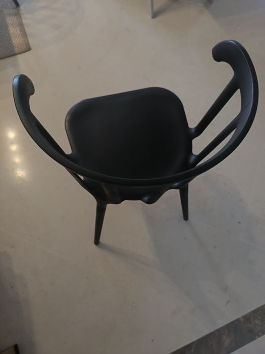 Cadeira preta IKEA PS 2012