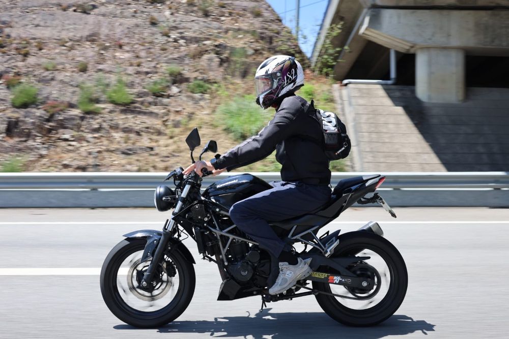 Kawasaki z250sl 2017
