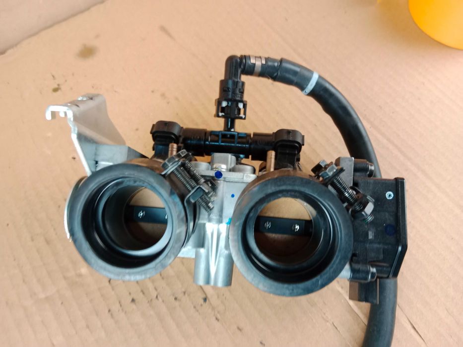 Honda CB 500 F HORNET PC 70 Przepustnica z Wtryskami Czujnik Wtryski