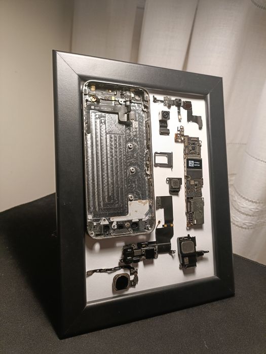 Quadro iphone 5 desmontado