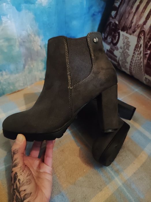 Получобітки замшеві на підборах