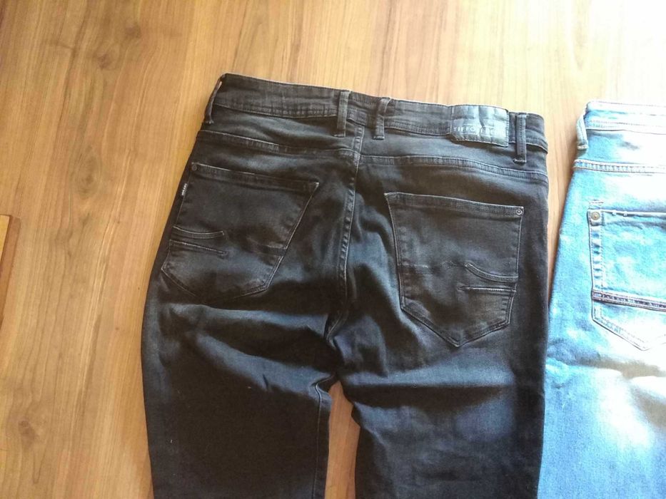 3 calças de ganga + 1 calça oferta