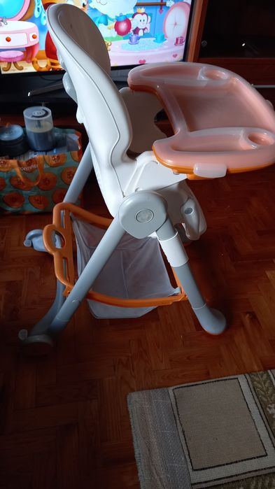 Cadeira de bebé para comer