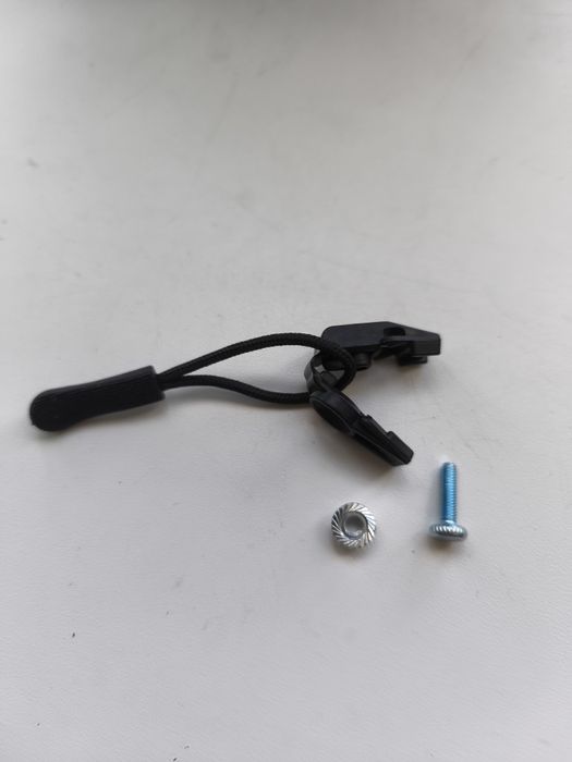 Бегунок(собачка) на молнию.Разборная.