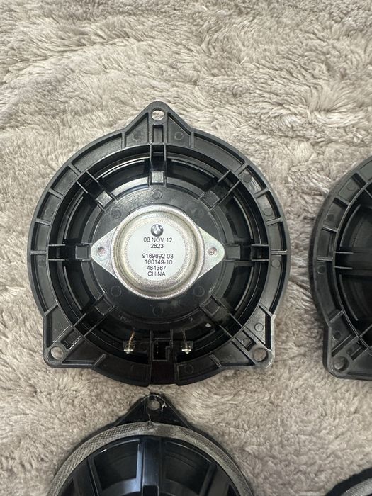 Colunas Originais BMW F10/F11 – 4Ω