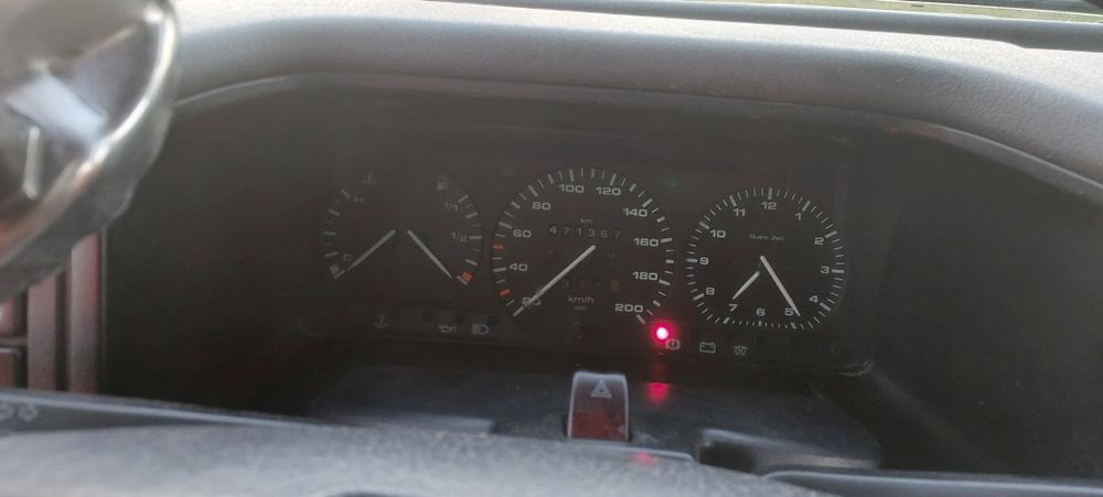 Продам VOLKSWAGEN  T4 1.9