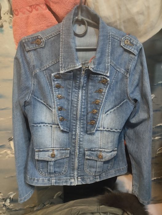 Джинсова куртка осінь весна
