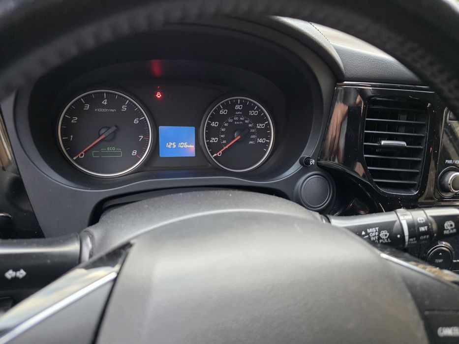 Mitsubishi Outlander 3