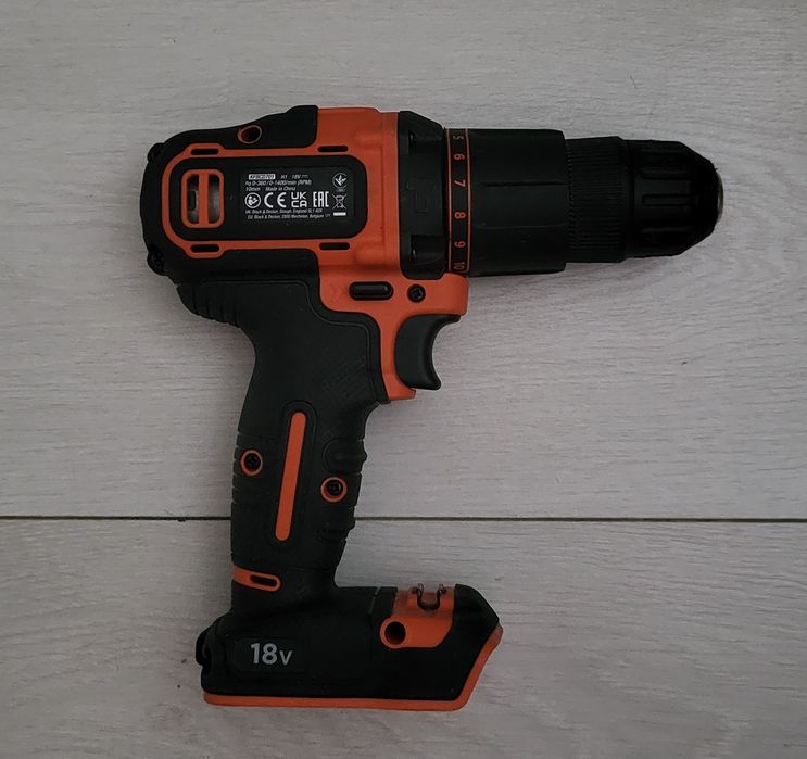 Black & Decker wkrętarka udarowa 18v