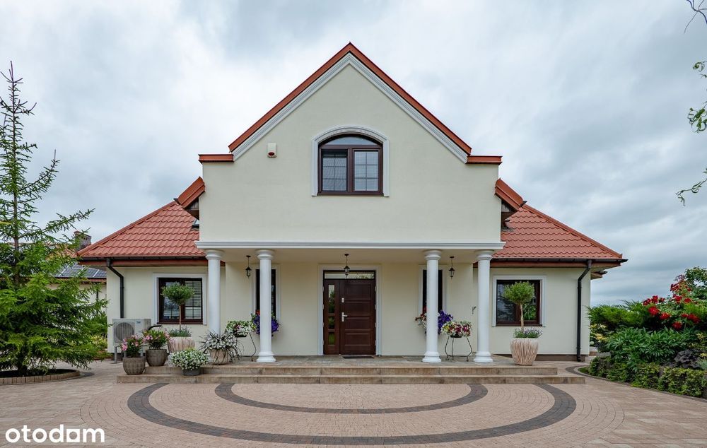 Dom- wysoki standard ,zadbany piękny duży ogród .
