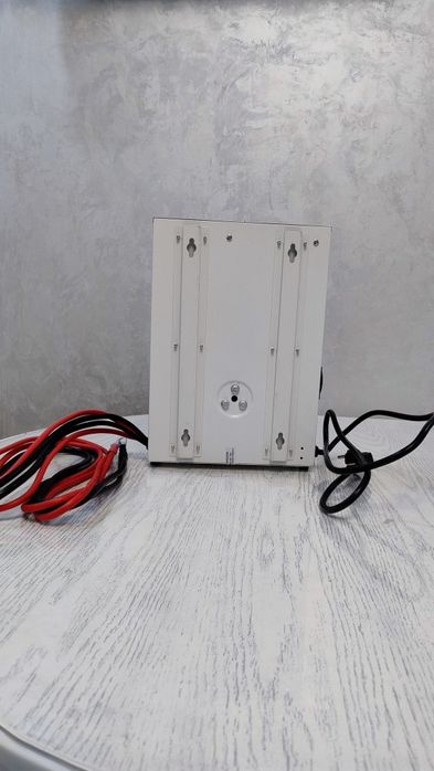 ДБЖ гібридний безперебійник  Volt Polska sinus pro 2600v