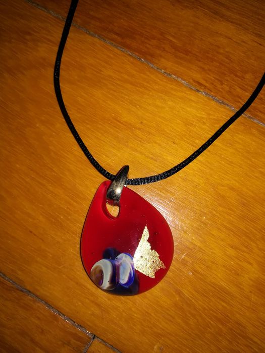Fio com medalhão Murano glass