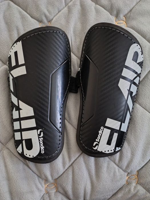 Защитні щитки футбольні