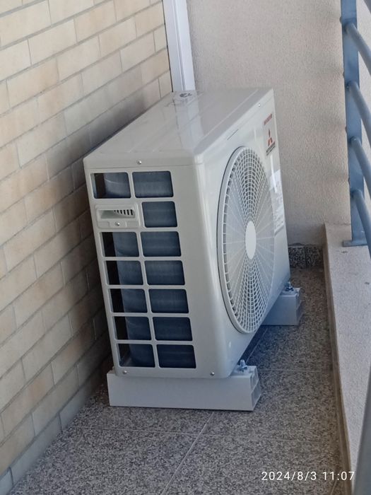 Técnico instalador de ar condicionado
