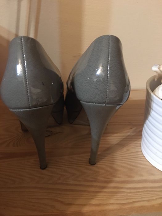 MANGO szpilki lakierowane peep toe 38