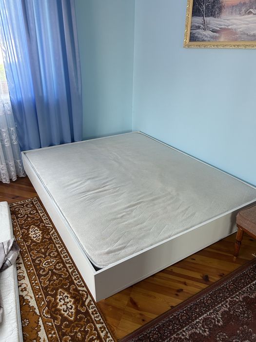 Продам ліжко з матрацом 200х160см