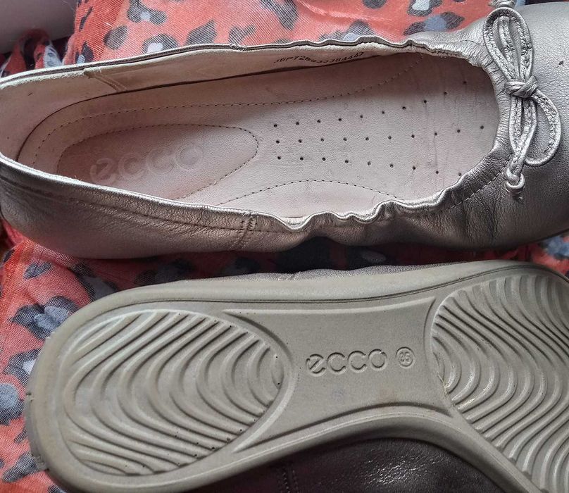 Złote baleriny ECCO