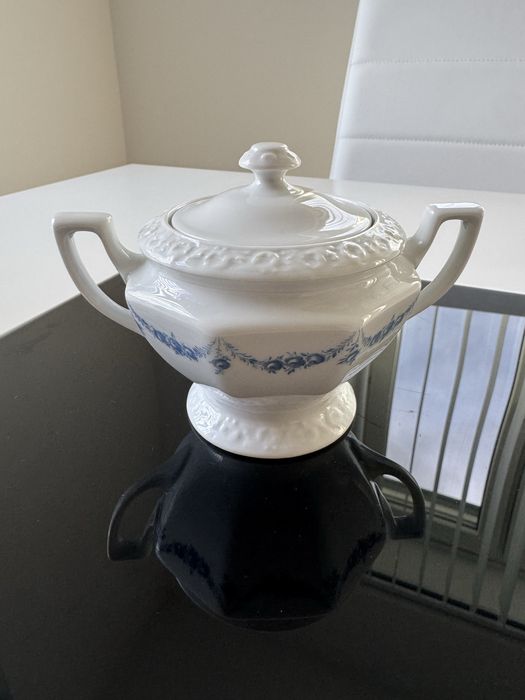 Rosenthal Maria Rosenkante Blau - porcelanowa cukiernica z pokrywką