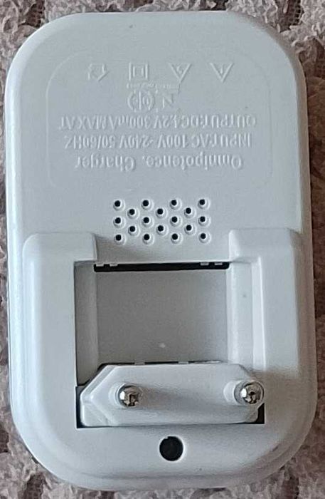 Универсальное зарядное для батарей телефонов