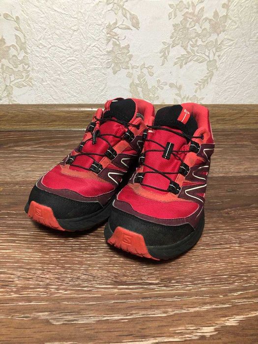 Жіночі трекінгові кросівки Salomon Gore-Tex (GTX)