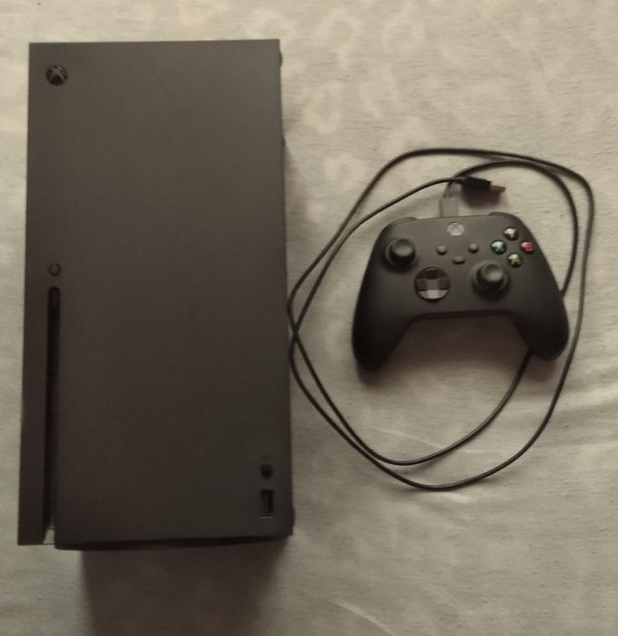 Xbox Series X + 3 gry na CD Stalker 2 SB+Alpha P.+Batman AO