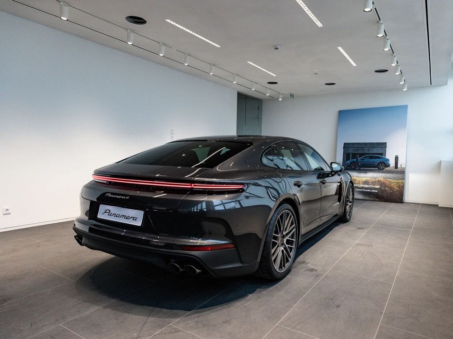 Porsche Panamera 4 E-Hybrid