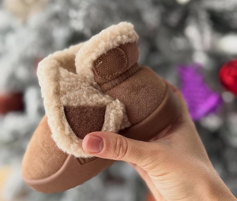 Зимові чобітки, уггі р.24 
Розмір 24 -15см устілка.