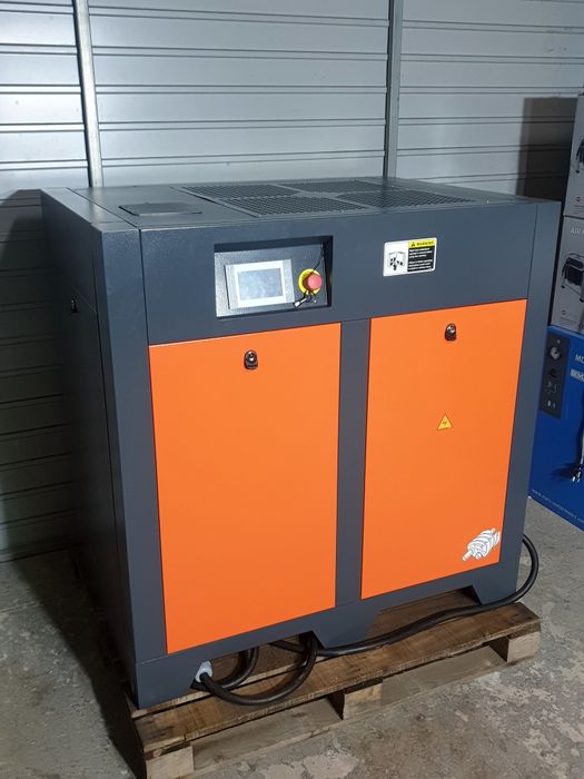 Kompresor śrubowy HQ 30 VS - 3200l/min