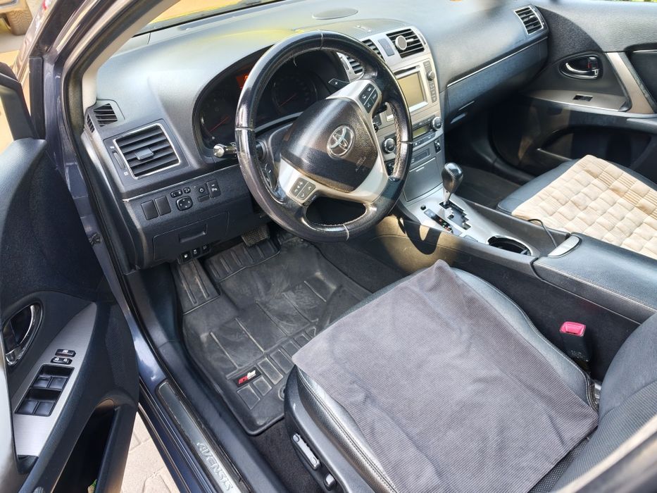 Toyota Avensis 2014 1.8  LPG automatic