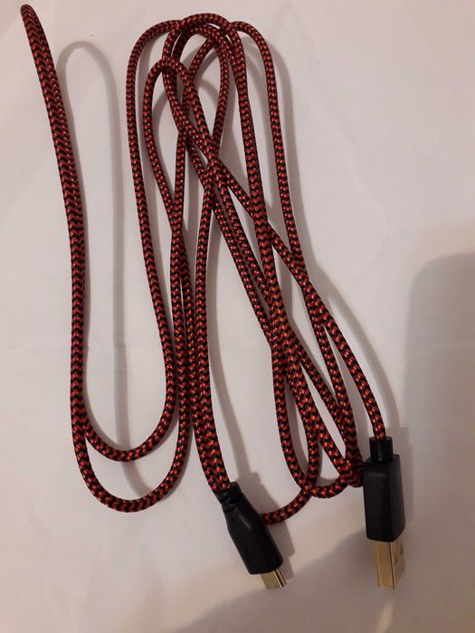 Cabos USB NOVOS 1m 2€ ou 2m  3€