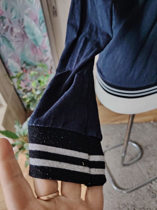 Sweterek produkt Włoski.