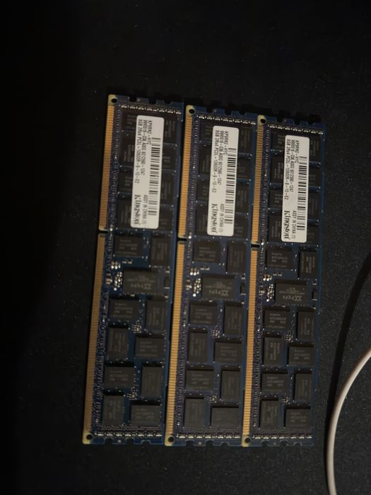 Комплект 24GB (3x8GB) Kingston DDR3L 1333MHz ECC Reg (KP9RN2-HYC)