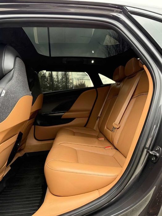 Lucid Air Touring      2023