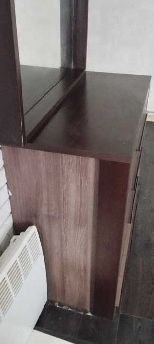 Комод з дзеркалом