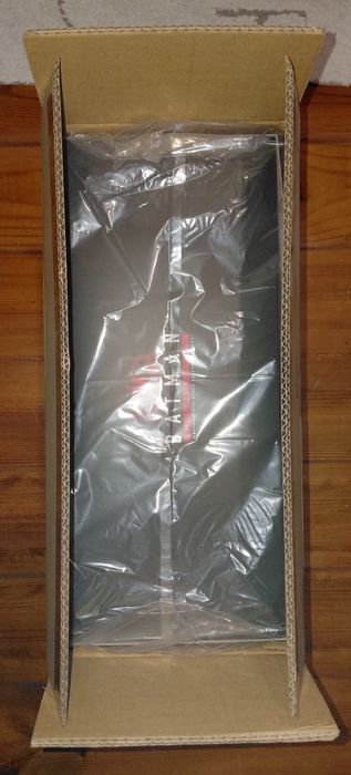 Hot Toys 1/6 Scale Movie Masterpiece The Batman with Bat-Signal (MMS641) MISB