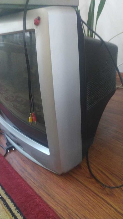 Продається телевізор TCL у відмінному стані Та є  тюнер робочий