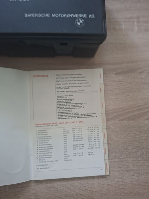 Oryginalna apteczka samochodowa do BMW e30, e32, e34