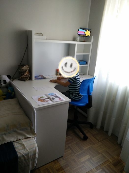 Secretária de canto com módulo adicional