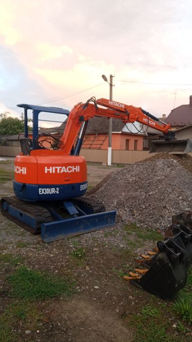 Hitachi EX30UR-2