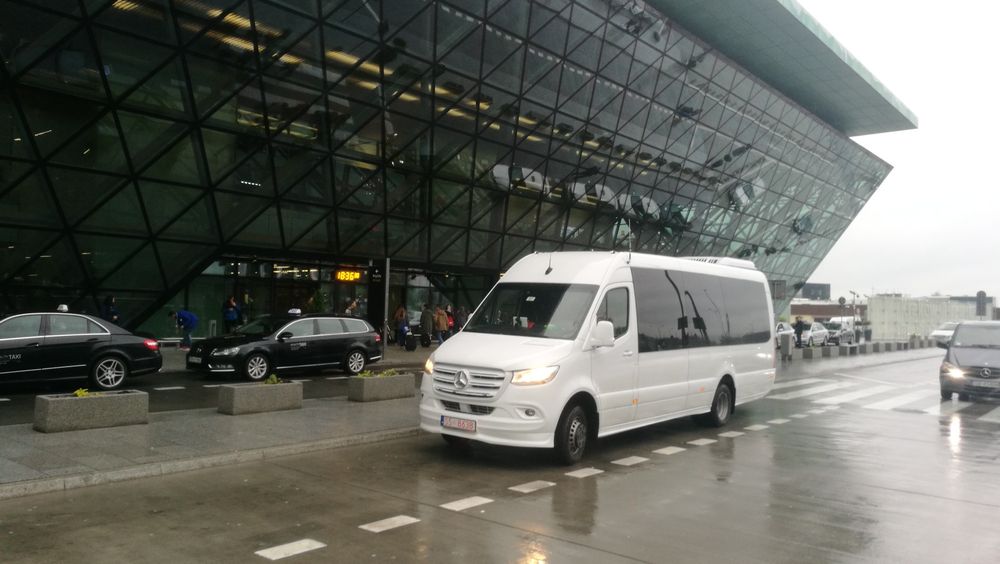 Przewóz osób, transport osób, wynajem busa, transfery, współpraca